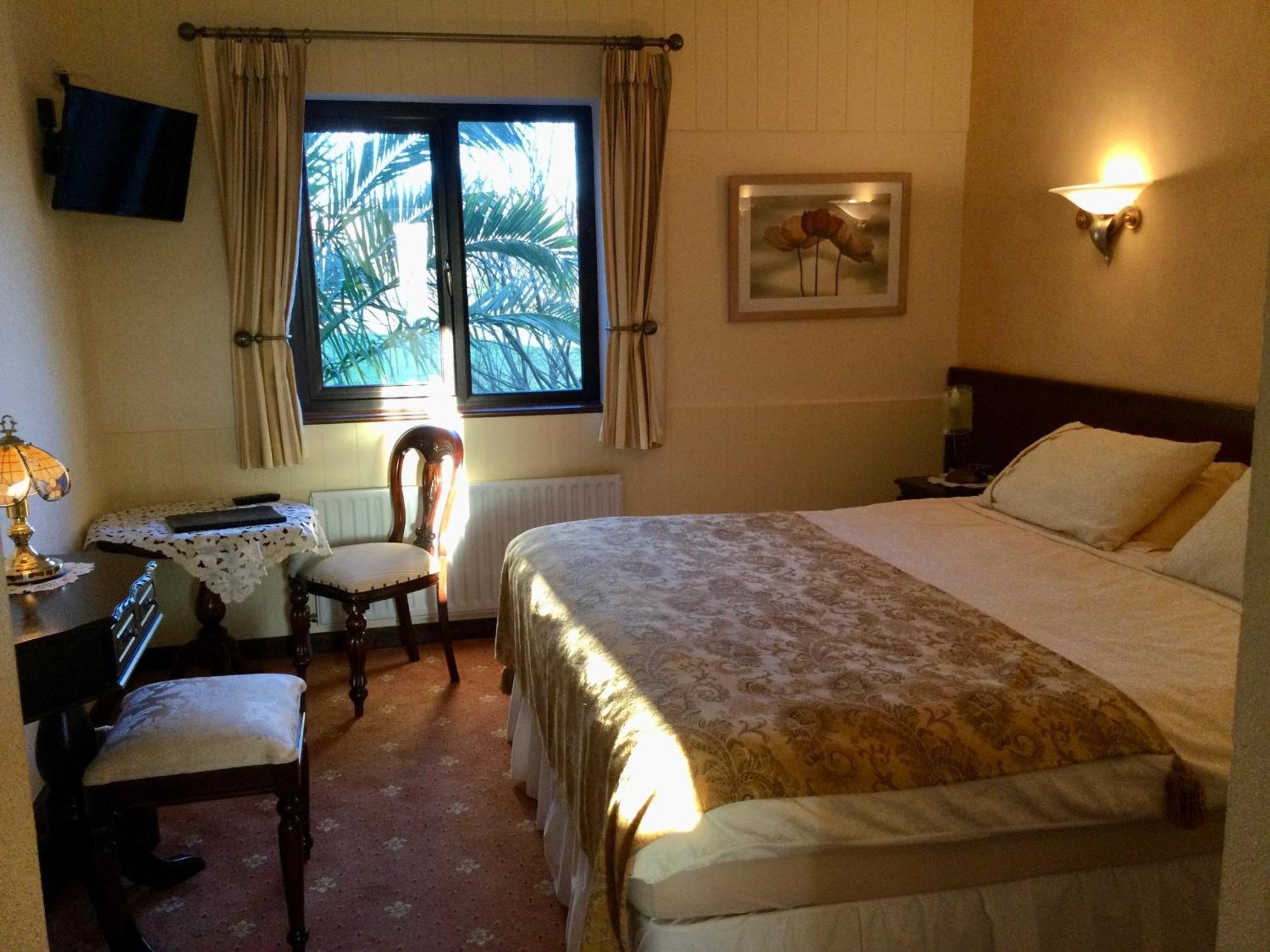 Corthna Lodge Schull Exterior photo