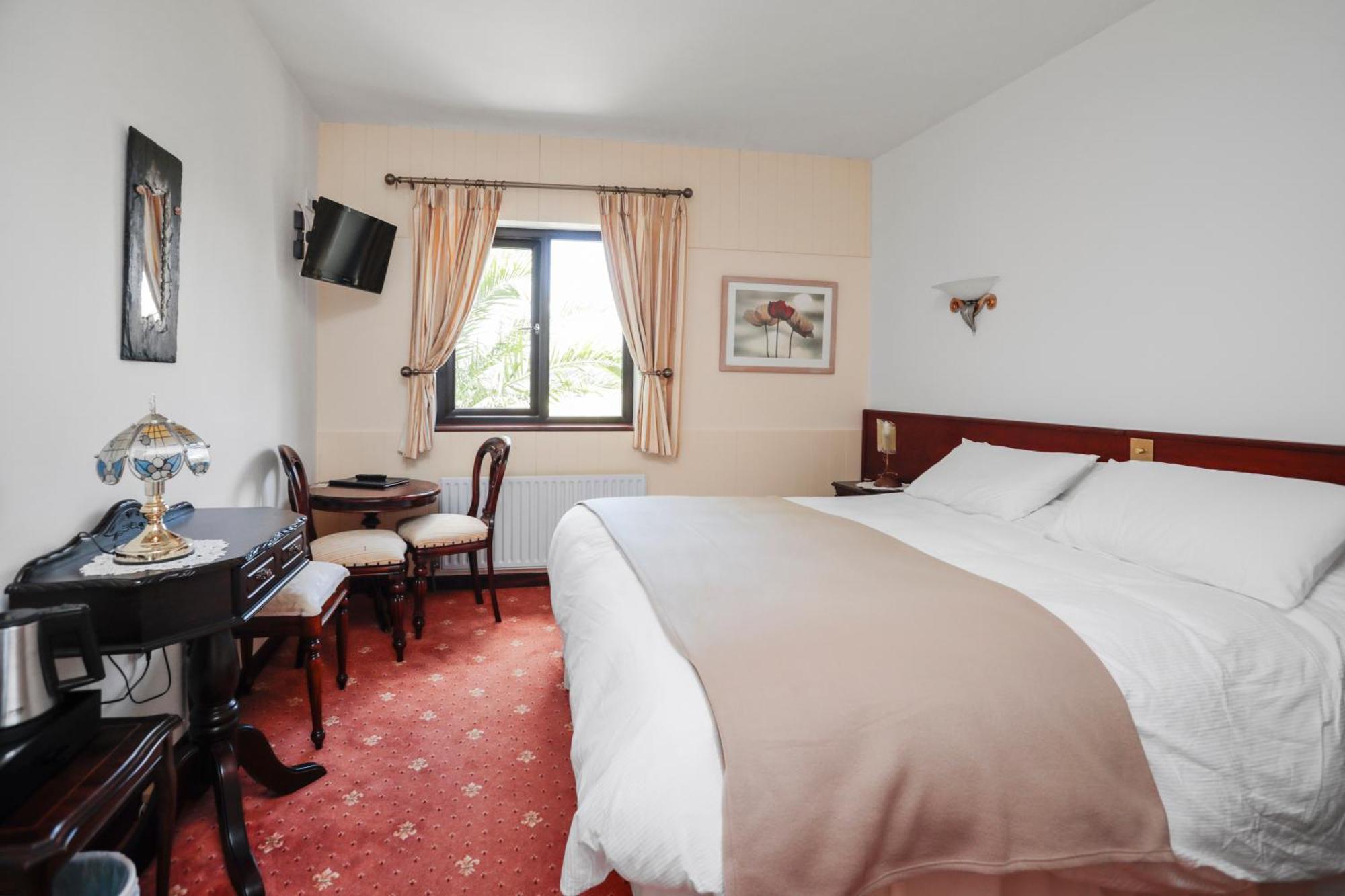 Corthna Lodge Schull Exterior photo