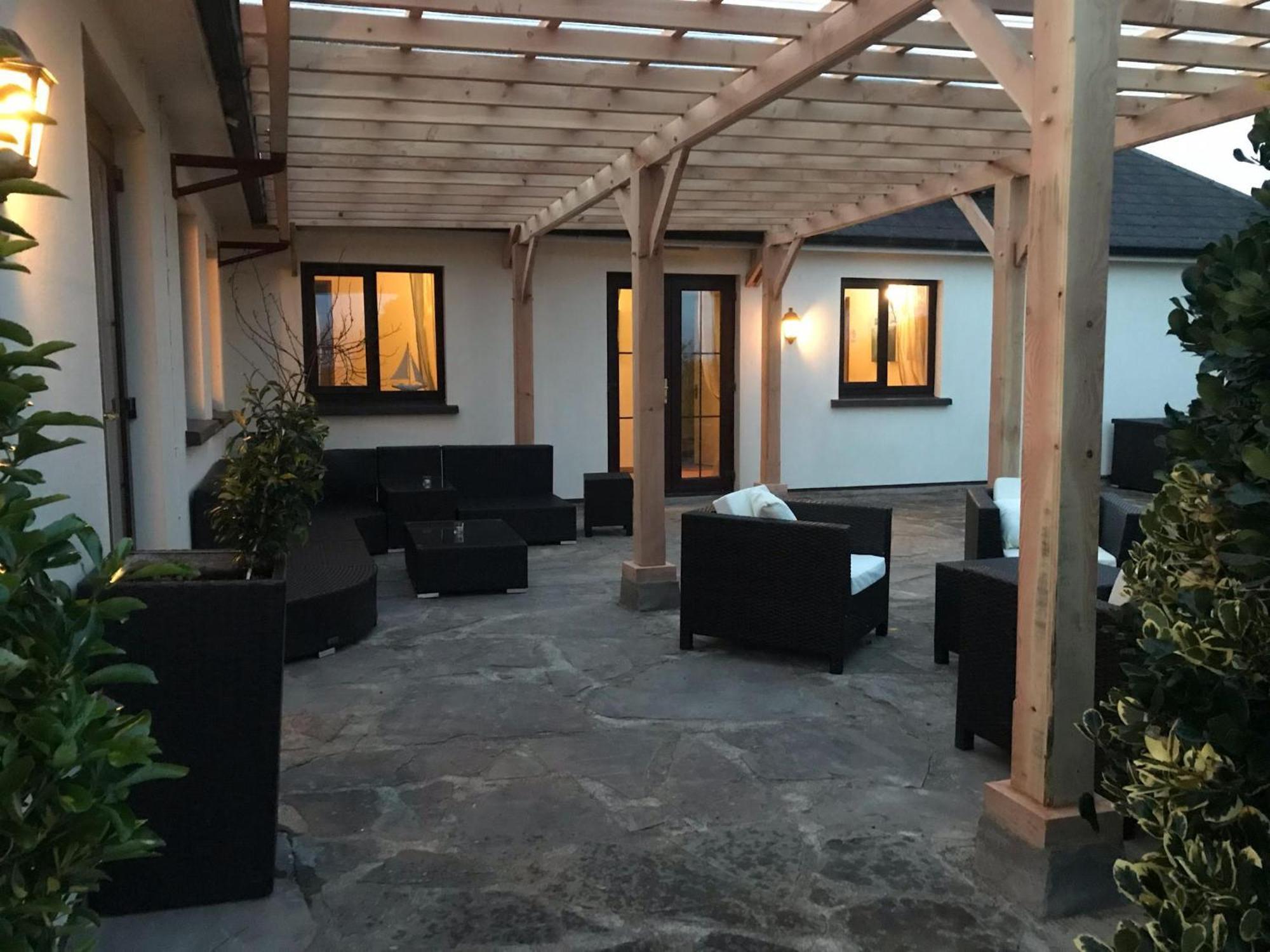 Corthna Lodge Schull Exterior photo